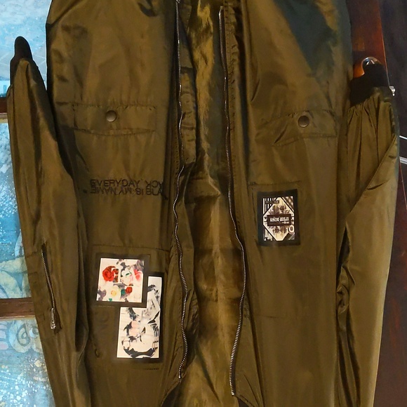 Jacket - Picture 4 of 4